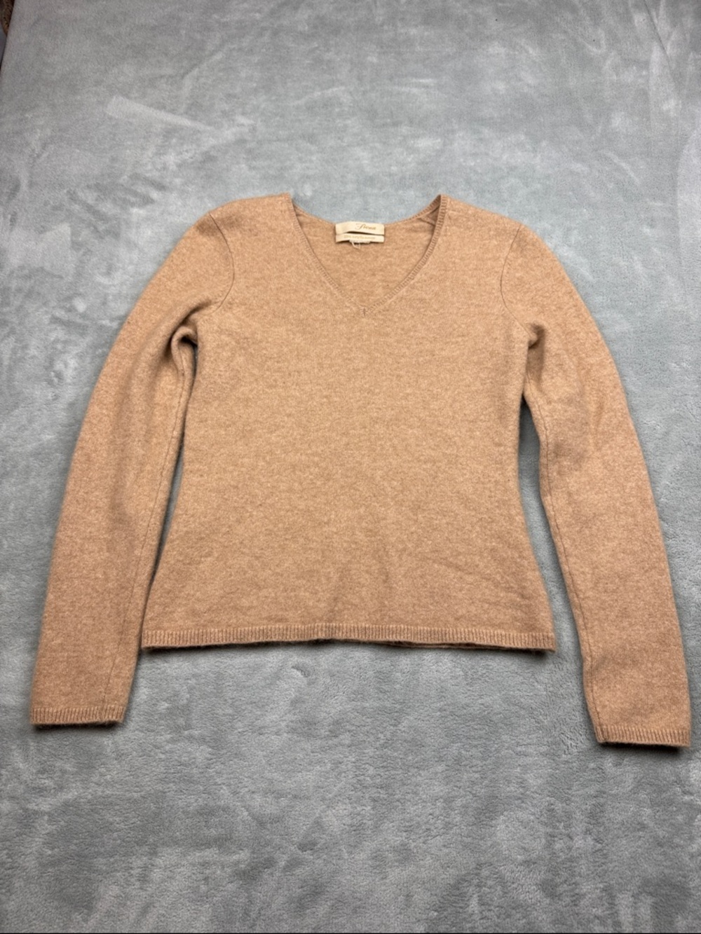 Fiona 100% Cashmere Women's Small V-Neck Sweater in Camel Brown